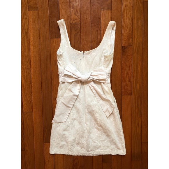 PRETTY WHITE DRESS 👗 - Picture 2 of 2